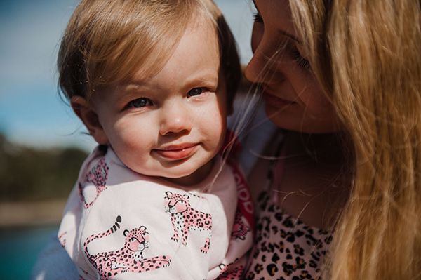 Picture of Violet and her mother Ella